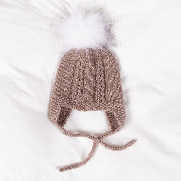 Stickad kofta Fläta m/mössa - garnpaket i Bluum Fluffy Alpaca