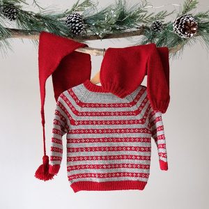 Stickad set Julkyss tröja m/knäbyxa och tomteluva - garnpaket i Bluum Pure Eco Baby Wool