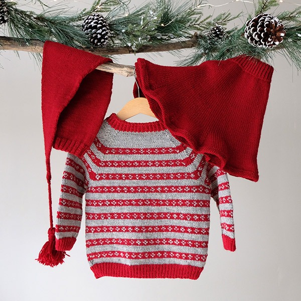 Stickad set Julkyss tröja m/kjol och tomteluva - garnpaket i Bluum Pure Eco Baby Wool