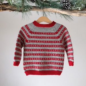 Stickad set Julkyss tröja m/knäbyxa och tomteluva - garnpaket i Bluum Pure Eco Baby Wool