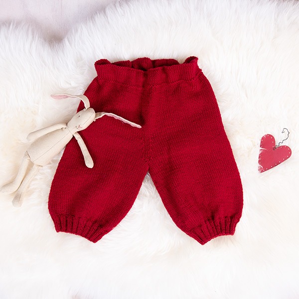 Stickad set Julkyss tröja m/knäbyxa och tomteluva - garnpaket i Bluum Pure Eco Baby Wool