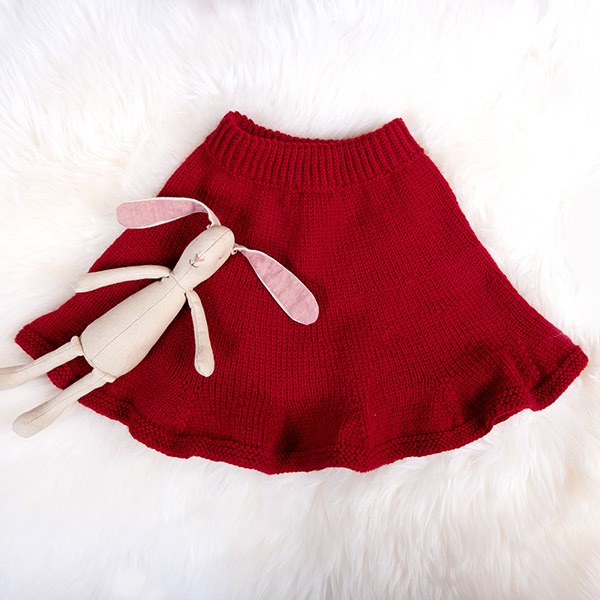 Stickad set Julkyss tröja m/kjol och tomteluva - garnpaket i Bluum Pure Eco Baby Wool