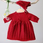 Stickad Bebisklänning Hjärtlöv m/byxa och mössa - garnpaket i Bluum Soft Merino Ull