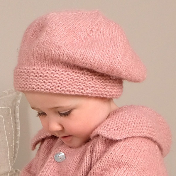 Stickad kappa Ellinor m/mössa - garnpaket i Bluum Fluffy Alpaca