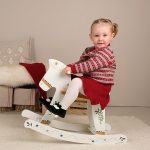 Stickad set Julkyss tröja m/kjol och tomteluva - garnpaket i Bluum Pure Eco Baby Wool