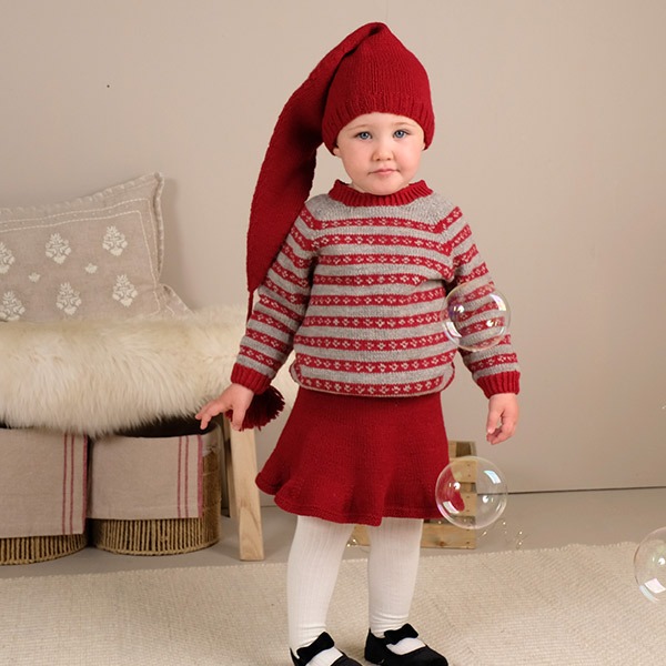 Stickad set Julkyss tröja m/kjol och tomteluva - garnpaket i Bluum Pure Eco Baby Wool