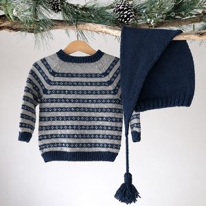 Stickad tröja Julkyss m/tomteluva - garnpaket i Bluum Pure Eco Baby Wool