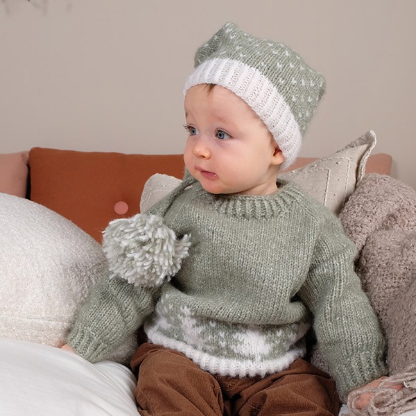 Stickad tröja Vinterskog m/lång luva - garnpaket i Bluum Fluffy Alpaca