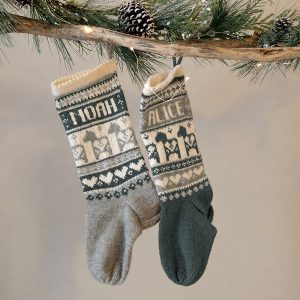 Stickade Julstrumpor Dalahäst och valfria namn - garnpaket i Bluum Pure Eco Baby Wool