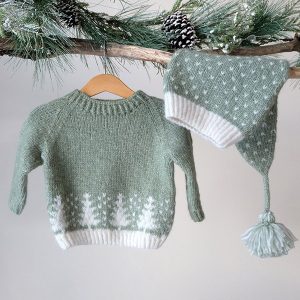 Stickad tröja Vinterskog m/lång luva - garnpaket i Bluum Fluffy Alpaca