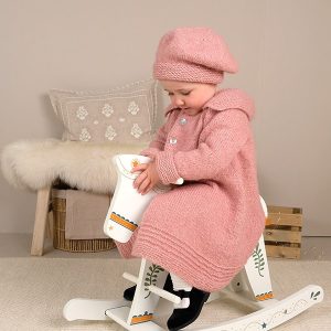 Stickad kappa Ellinor m/mössa - garnpaket i Bluum Fluffy Alpaca
